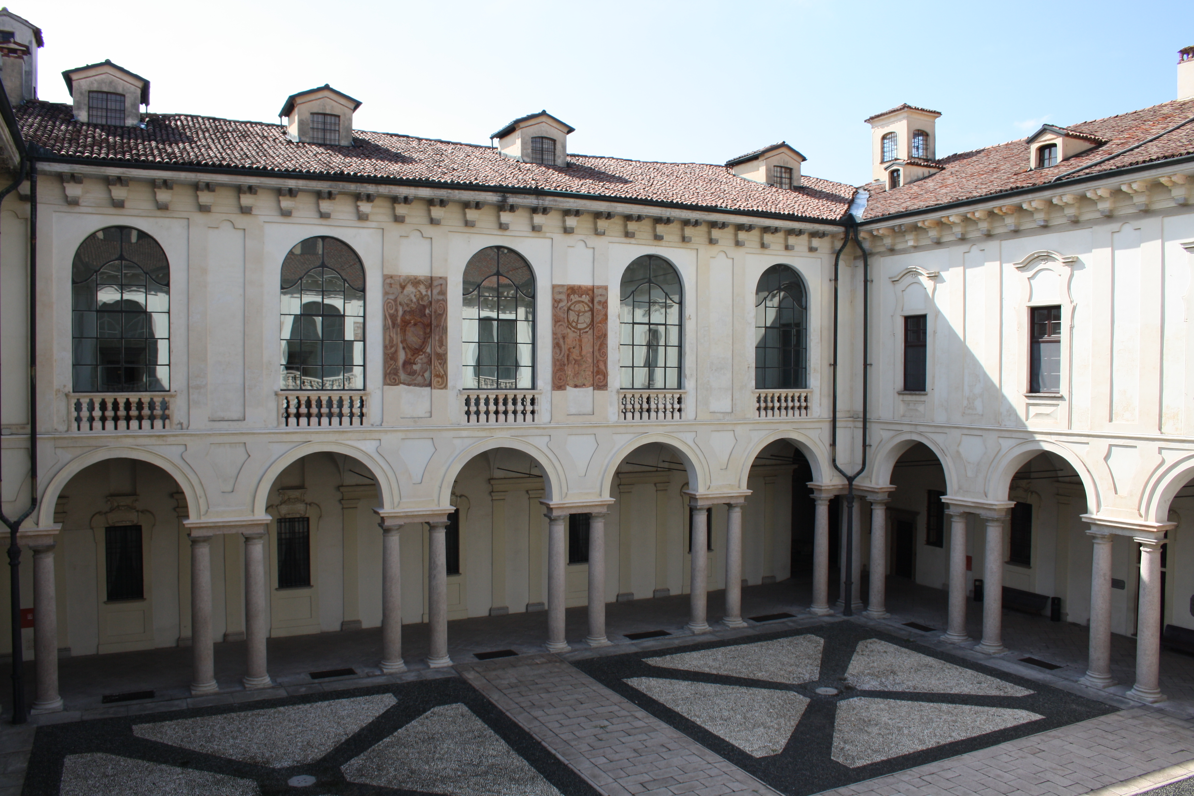 Ghislierimusica - quadriportico
