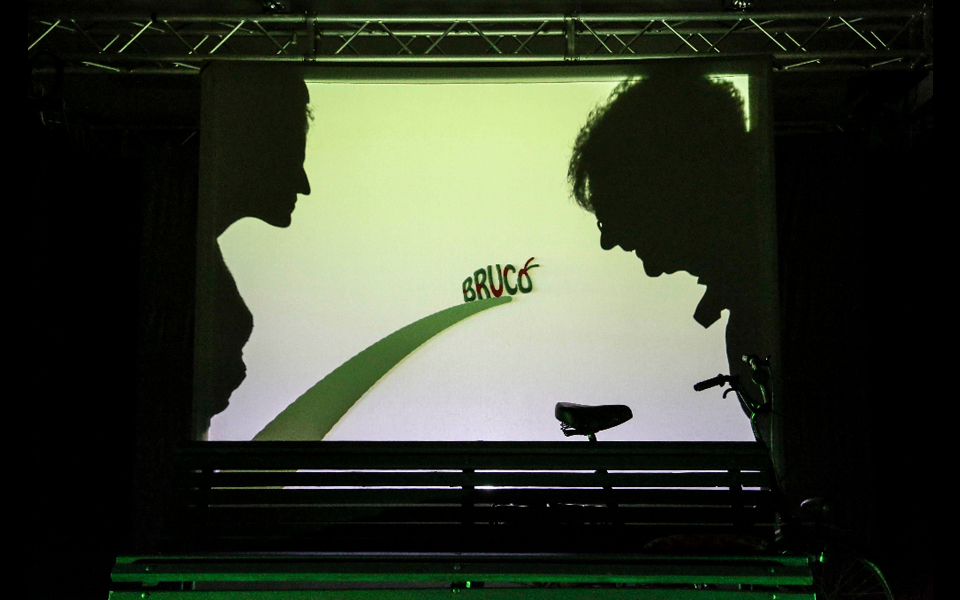 Schedía Teatro "A naso in aria - Liberamente ispirato a Marcovaldo, ovvero le stagioni in città di Italo Calvino"