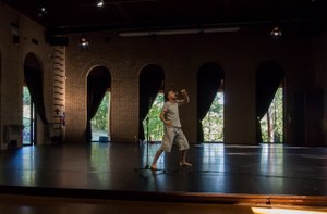Marco D'Agostin incontra i primi spettatori al Teatro Dimora